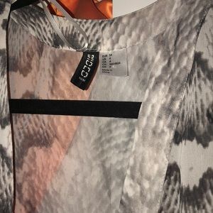 H&M Other - H&M Grey Snakeskin Kimono H&M Other - H&M Grey Snakeskin Kimono